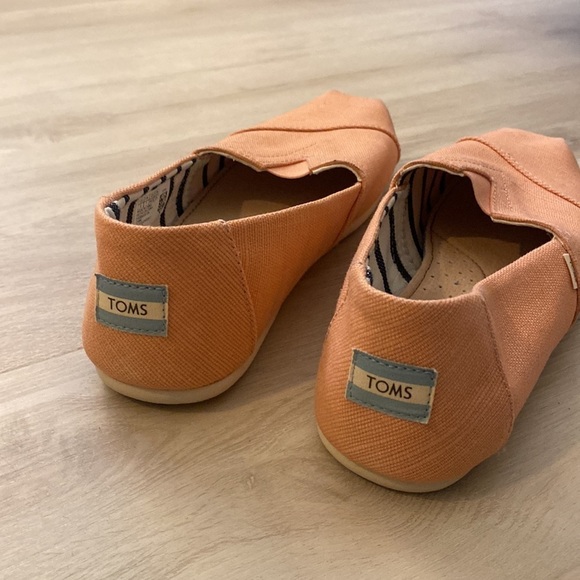 NWOT Toms Classic Orange Mist Canvas Slip-on Shoes, Size 8 #376 - Picture 9 of 9